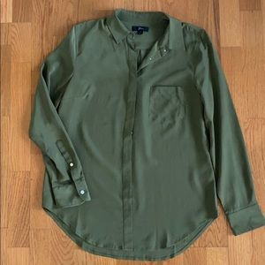 100% Silk Olive J Crew Button Up Shirt